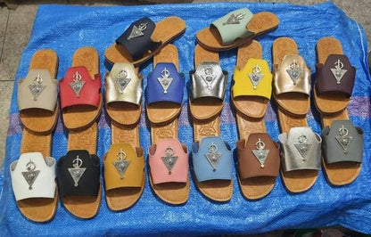 Sandalias con la mano de Fatima